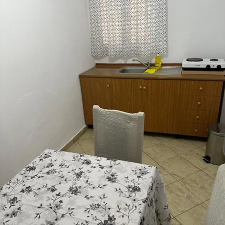 Rapo Apartamento Himare